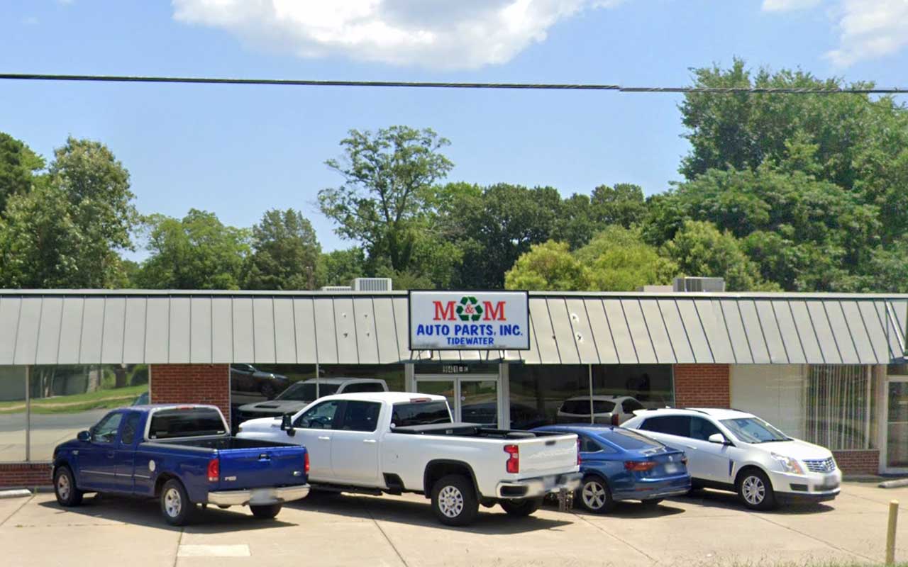 M & M Auto Parts at 941 Canal Dr, Chesapeake, VA 23323